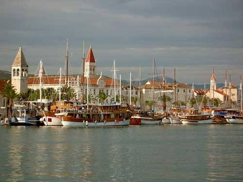 Apartments Belas Trogir Eksteriør billede